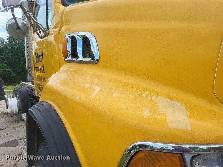 image for item DR4825 2005 Sterling L-Line truck cab and chassis