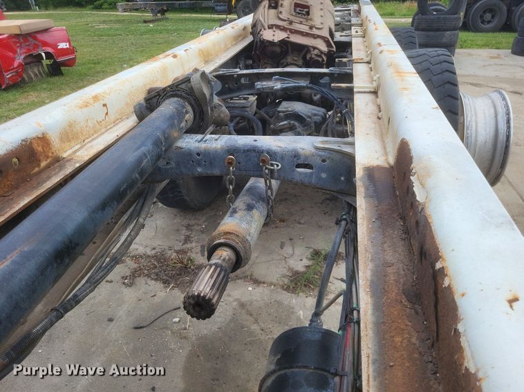 image for item DR4825 2005 Sterling L-Line truck cab and chassis