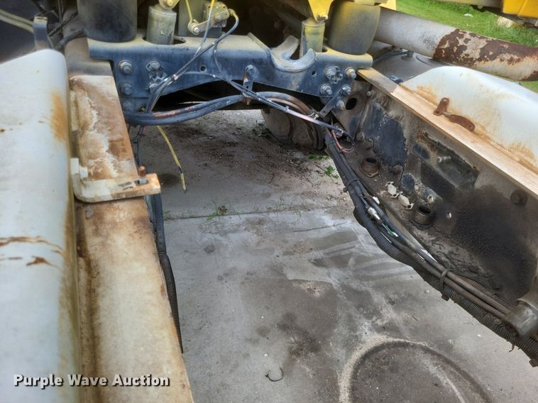 image for item DR4825 2005 Sterling L-Line truck cab and chassis