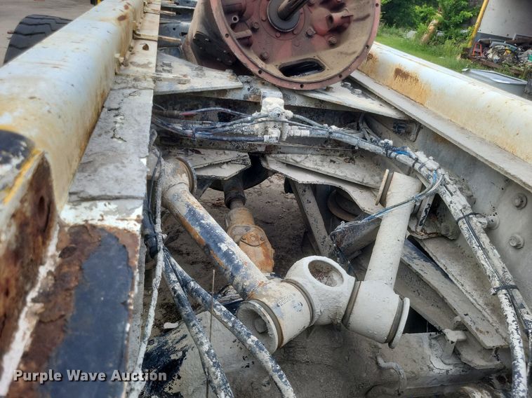 image for item DR4825 2005 Sterling L-Line truck cab and chassis