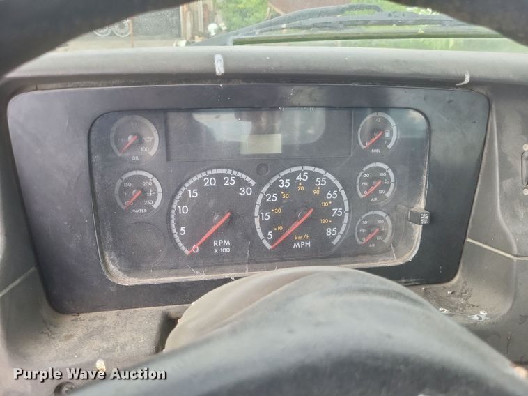 image for item DR4825 2005 Sterling L-Line truck cab and chassis