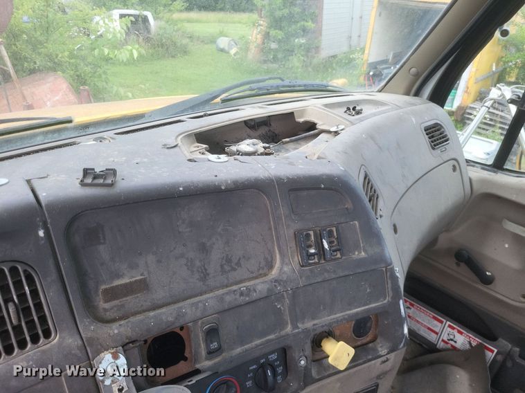 image for item DR4825 2005 Sterling L-Line truck cab and chassis