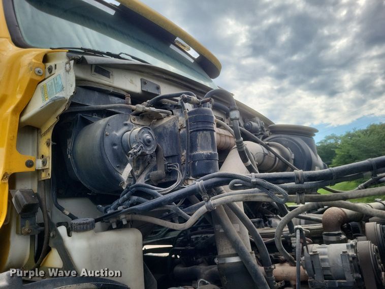 image for item DR4825 2005 Sterling L-Line truck cab and chassis