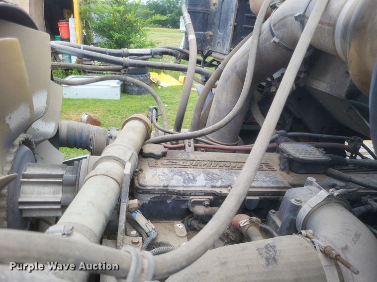 image for item DR4825 2005 Sterling L-Line truck cab and chassis