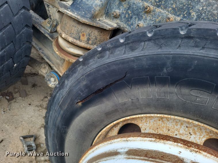 image for item DR4825 2005 Sterling L-Line truck cab and chassis