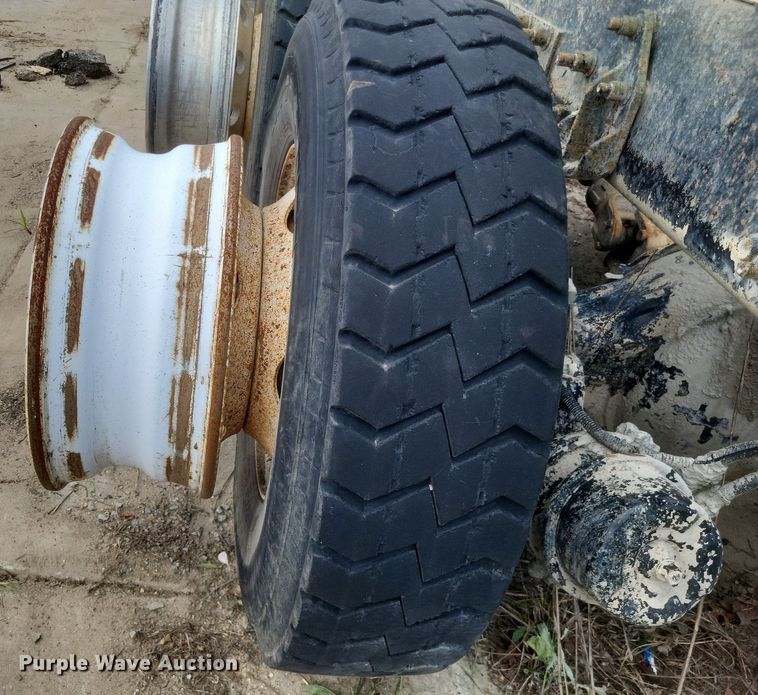 image for item DR4825 2005 Sterling L-Line truck cab and chassis