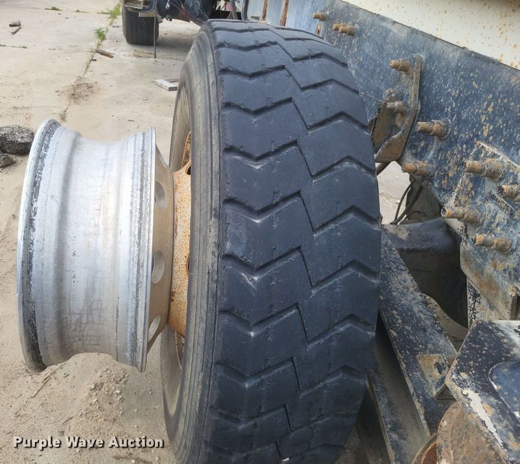 image for item DR4825 2005 Sterling L-Line truck cab and chassis