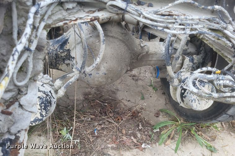 image for item DR4825 2005 Sterling L-Line truck cab and chassis