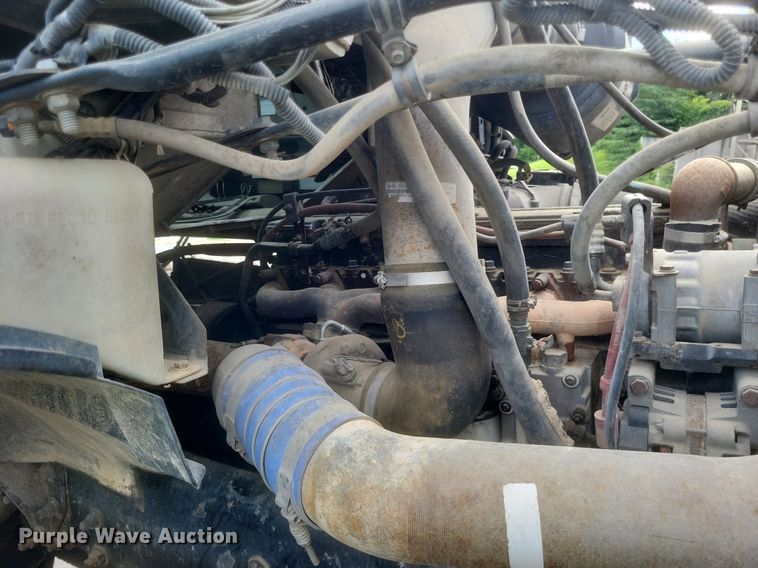 image for item DR4825 2005 Sterling L-Line truck cab and chassis