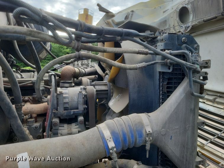 image for item DR4825 2005 Sterling L-Line truck cab and chassis