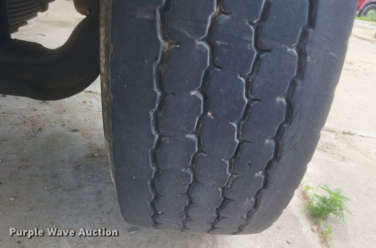 image for item DR4825 2005 Sterling L-Line truck cab and chassis