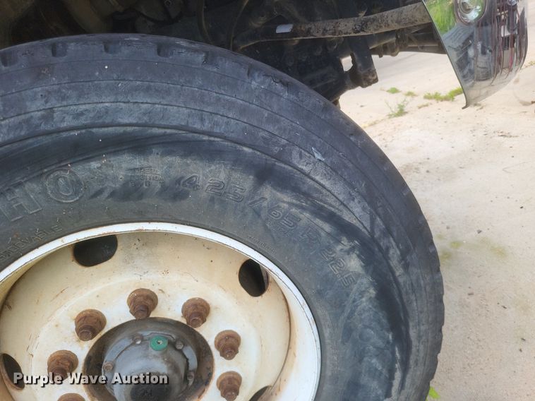 image for item DR4825 2005 Sterling L-Line truck cab and chassis