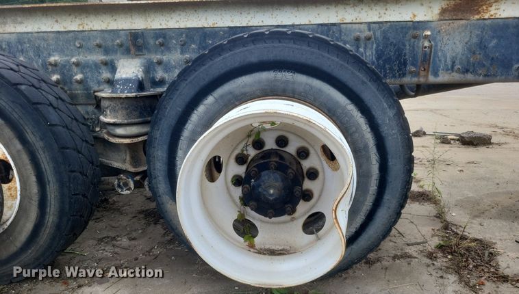 image for item DR4825 2005 Sterling L-Line truck cab and chassis