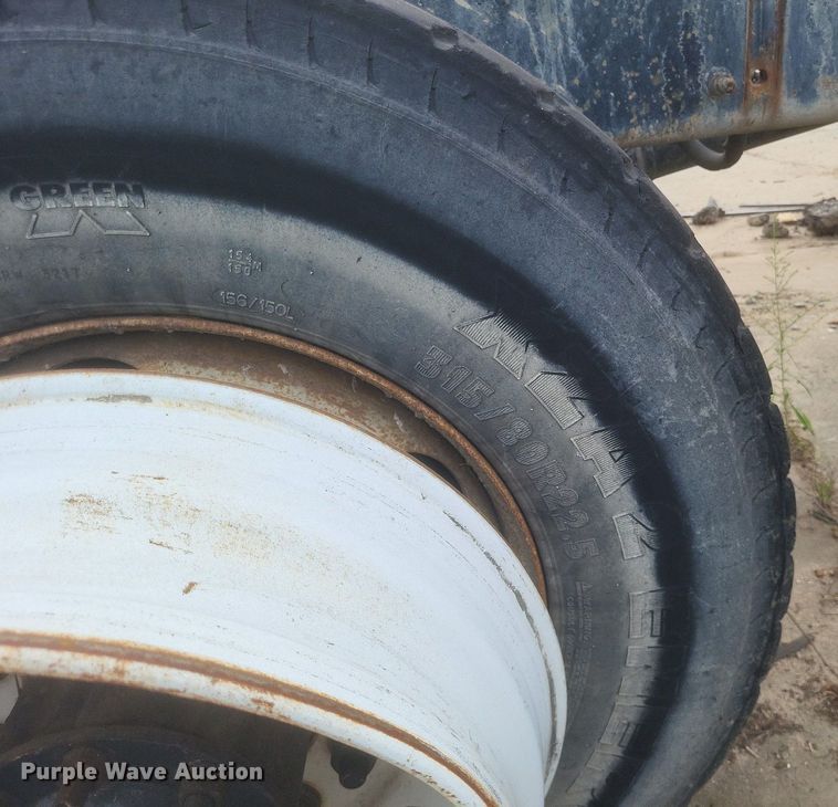 image for item DR4825 2005 Sterling L-Line truck cab and chassis