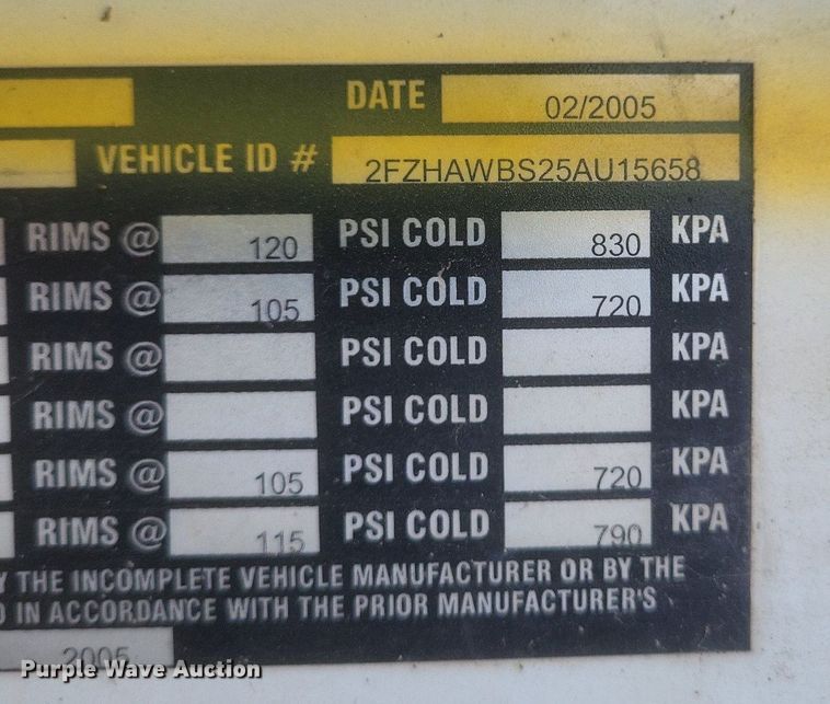 image for item DR4825 2005 Sterling L-Line truck cab and chassis
