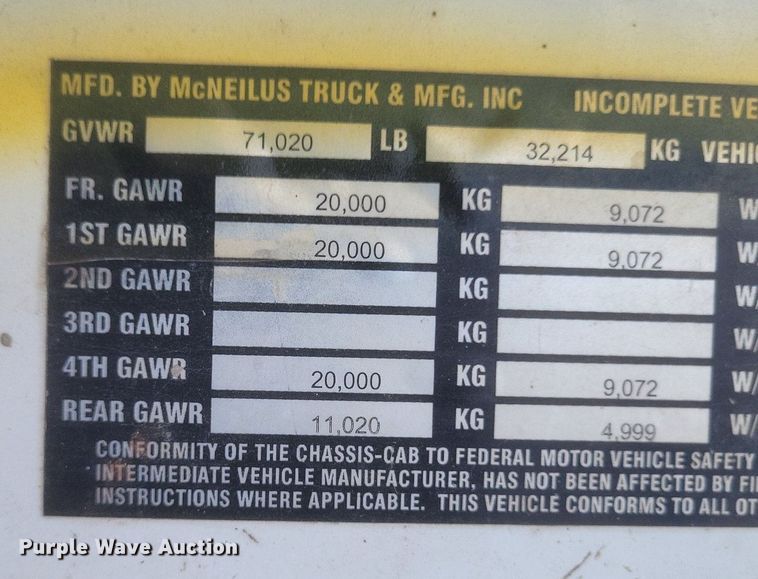 image for item DR4825 2005 Sterling L-Line truck cab and chassis
