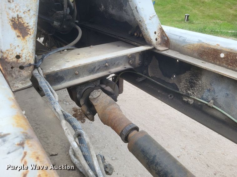 image for item DR4830 1995 International  PayStar 5000 truck cab and chassis