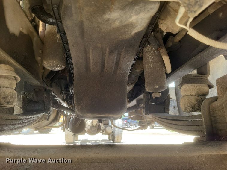 image for item DR4830 1995 International  PayStar 5000 truck cab and chassis