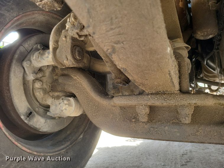 image for item DR4830 1995 International  PayStar 5000 truck cab and chassis