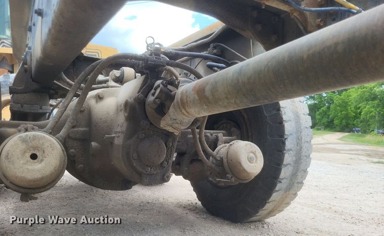 image for item DR4830 1995 International  PayStar 5000 truck cab and chassis