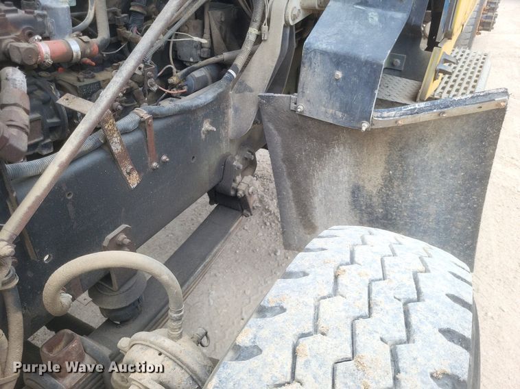 image for item DR4830 1995 International  PayStar 5000 truck cab and chassis