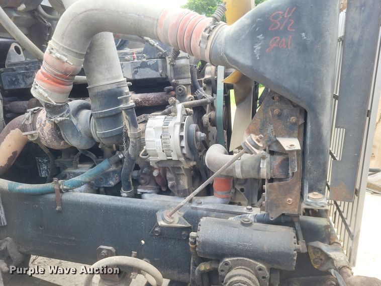 image for item DR4830 1995 International  PayStar 5000 truck cab and chassis