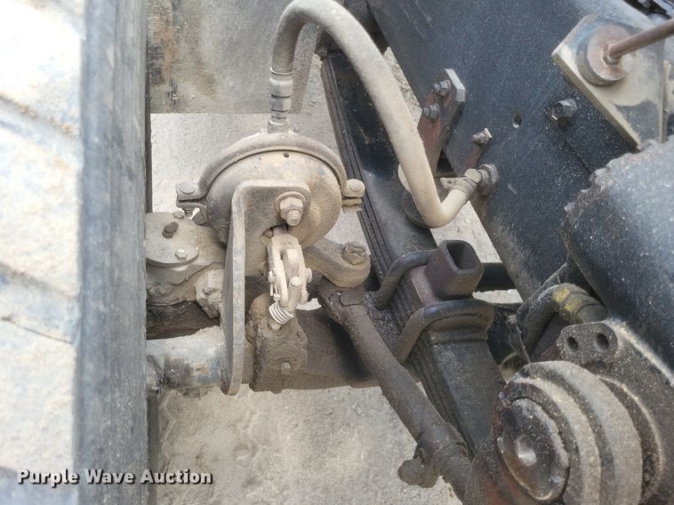 image for item DR4830 1995 International  PayStar 5000 truck cab and chassis