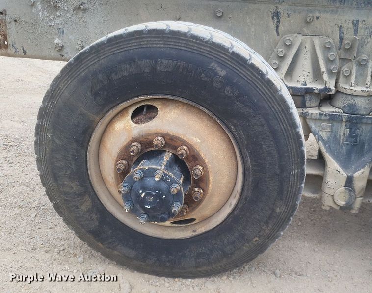 image for item DR4830 1995 International  PayStar 5000 truck cab and chassis