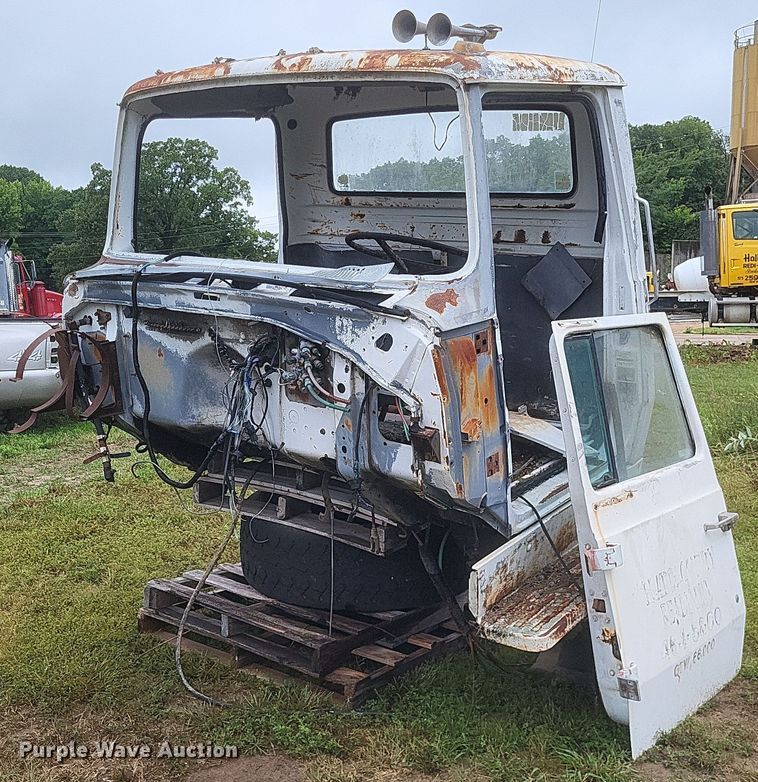 image for item DR4846 Ford  Louisville  truck cab