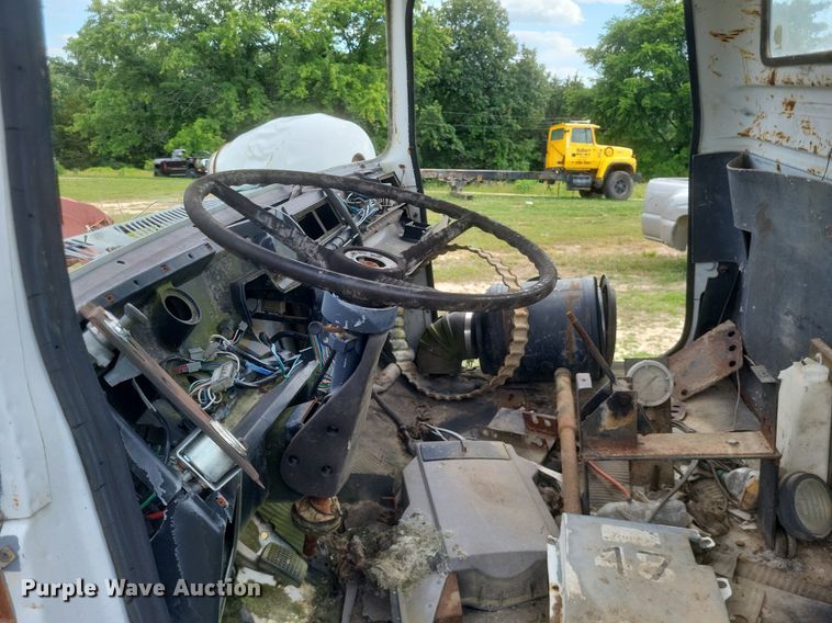 image for item DR4846 Ford  Louisville  truck cab