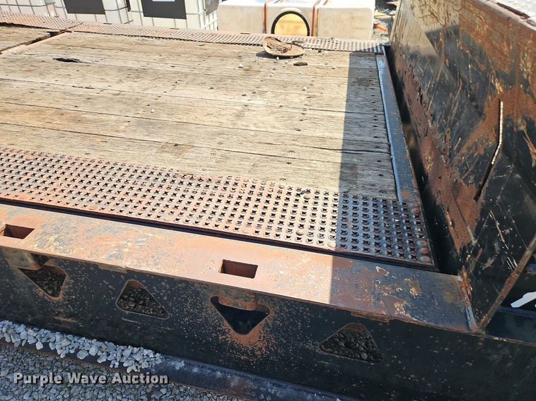 image for item DR8631 2004 Trail King TK70HT 482 drop deck equipment trailer