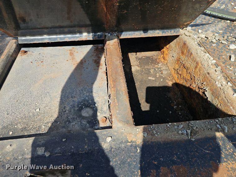 image for item DR8631 2004 Trail King TK70HT 482 drop deck equipment trailer