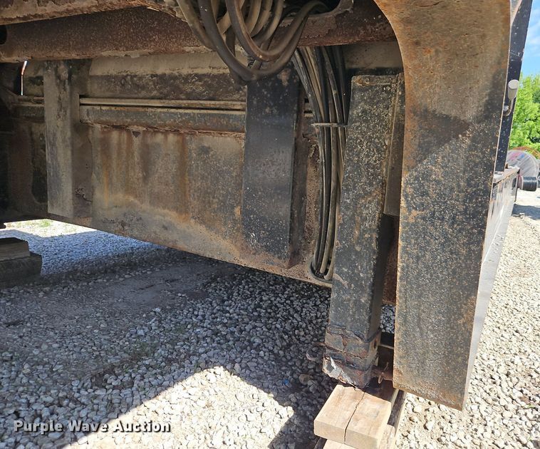 image for item DR8631 2004 Trail King TK70HT 482 drop deck equipment trailer