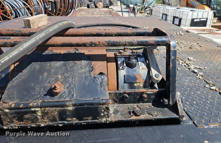 image for item DR8631 2004 Trail King TK70HT 482 drop deck equipment trailer