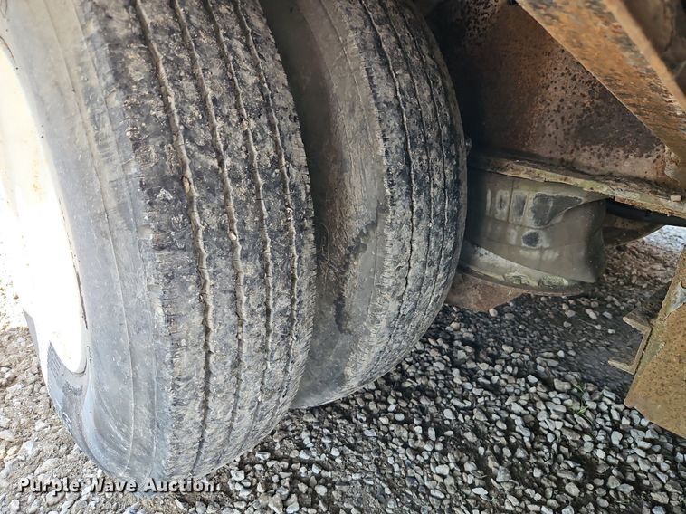 image for item DR8631 2004 Trail King TK70HT 482 drop deck equipment trailer