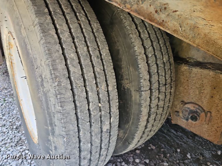 image for item DR8631 2004 Trail King TK70HT 482 drop deck equipment trailer