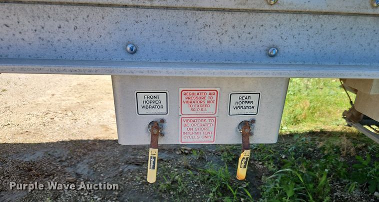 image for item DR8639 2009 Wilson DWH-500C grain trailer