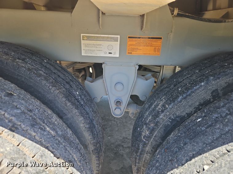 image for item DR8640 2017 Jet bottom dump trailer