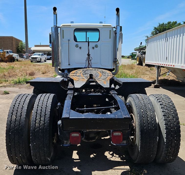 image for item DR8641 2009 Western Star semi truck