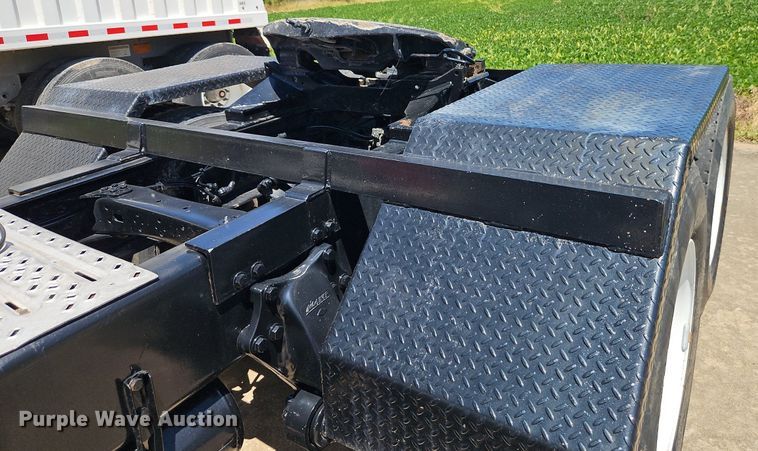 image for item DR8641 2009 Western Star semi truck