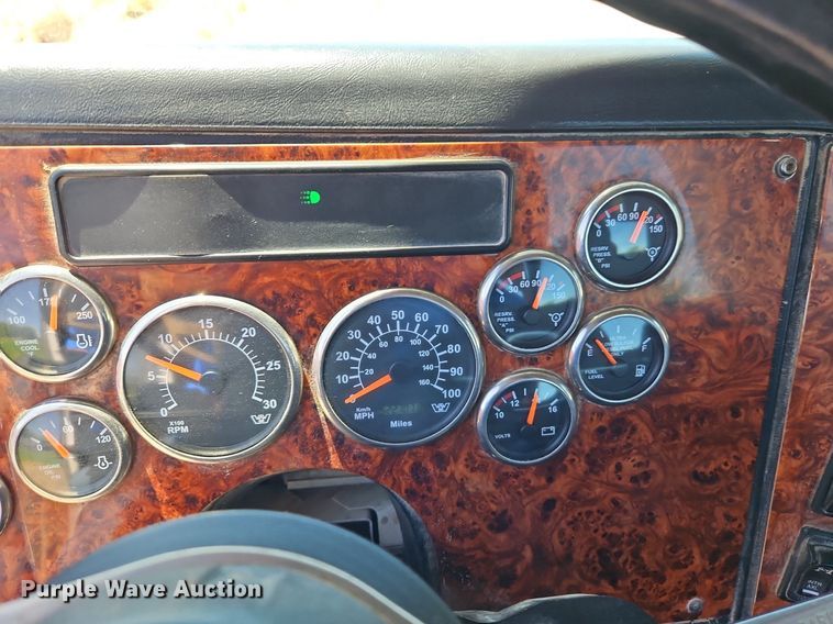 image for item DR8641 2009 Western Star semi truck