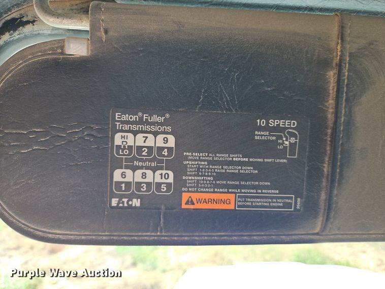 image for item DR8641 2009 Western Star semi truck