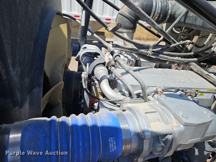 image for item DR8641 2009 Western Star semi truck