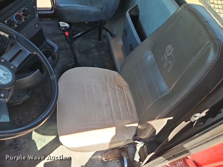 image for item DR8642 2011 Mack CHU613 semi truck