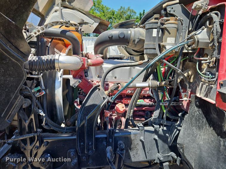 image for item DR8642 2011 Mack CHU613 semi truck