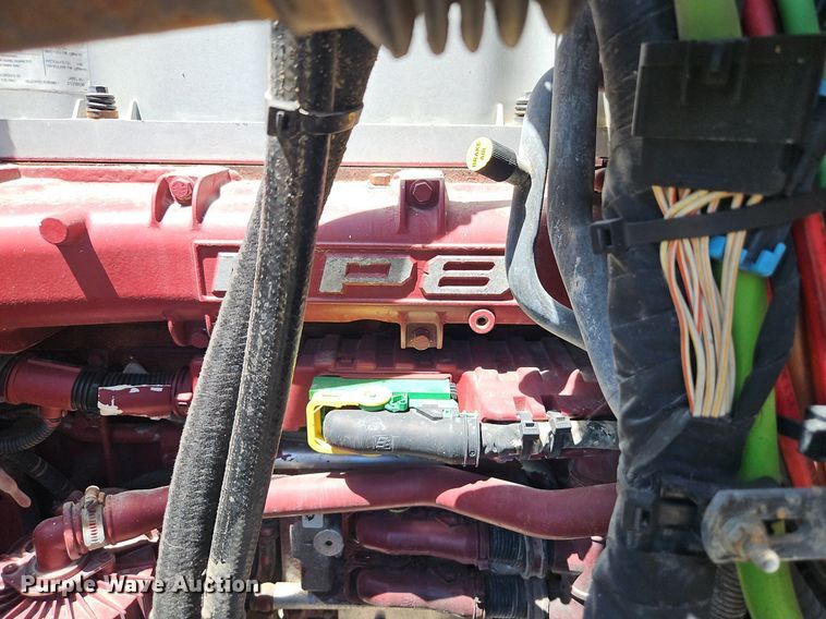 image for item DR8642 2011 Mack CHU613 semi truck