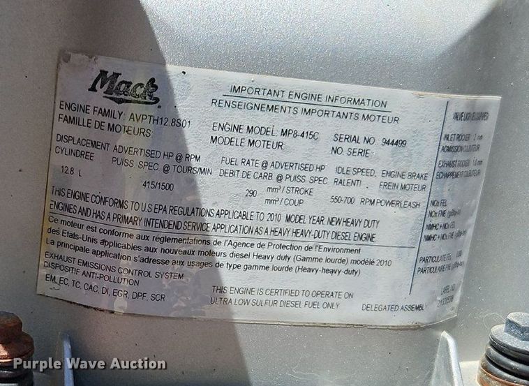 image for item DR8642 2011 Mack CHU613 semi truck