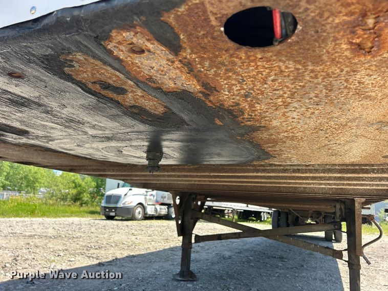 image for item DS0865 2002 Utility  VS2DC dry van trailer