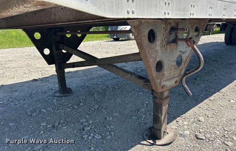 image for item DS0865 2002 Utility  VS2DC dry van trailer