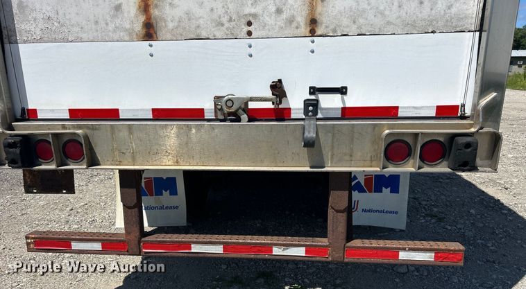 image for item DS0865 2002 Utility  VS2DC dry van trailer